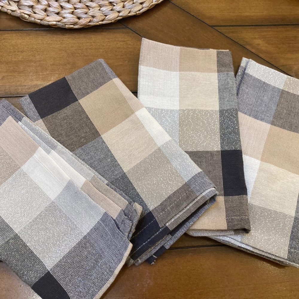 Rachel Ashwell Plaid Cloth Napkins Set of 4 New - Picture 3 of 7